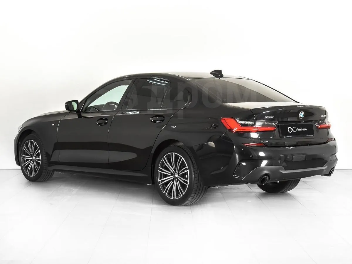 BMW 3-Series Image 2